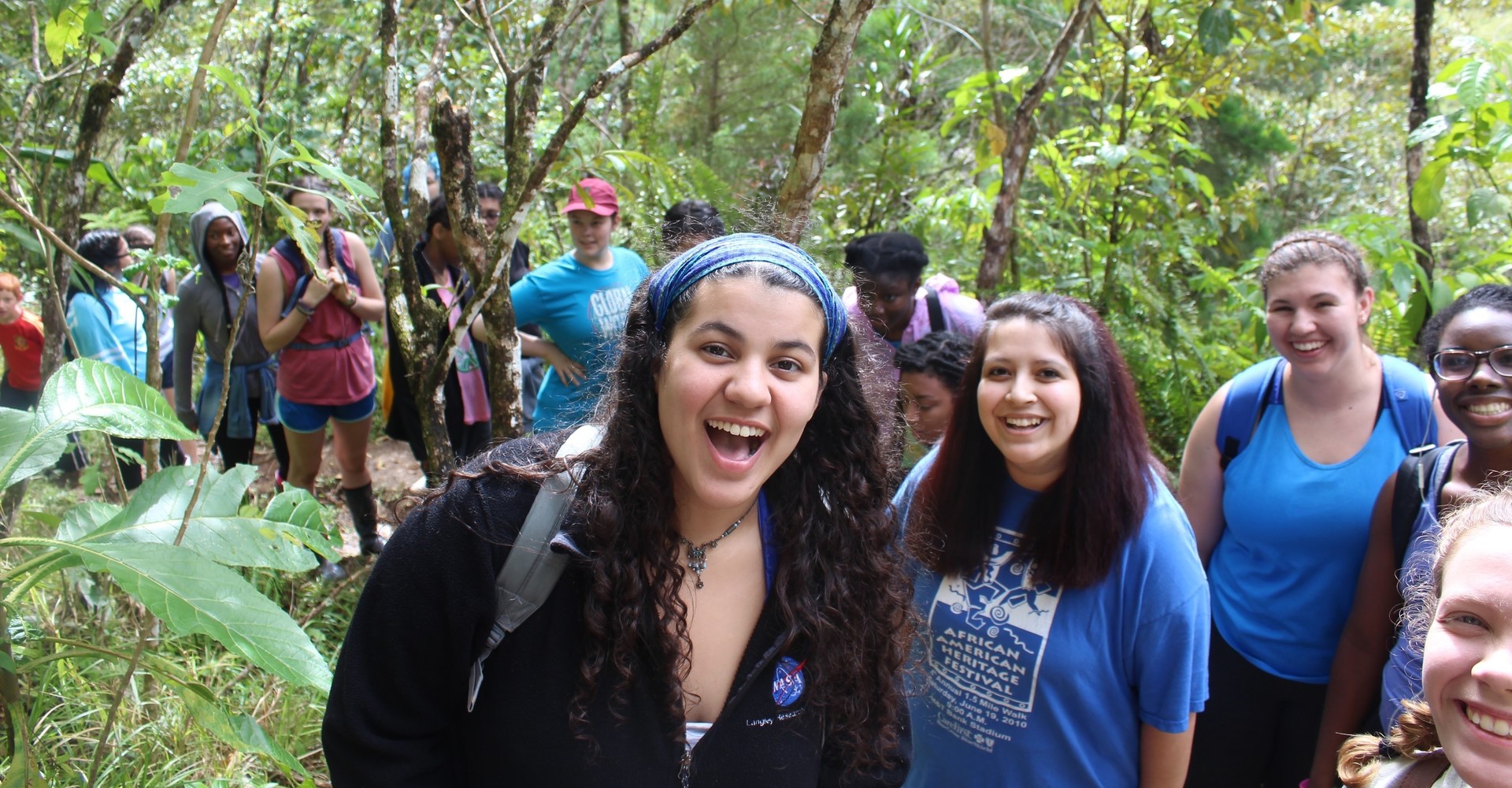 A group of Agnes Scott first-year students on their Journeys trip in Martinique.