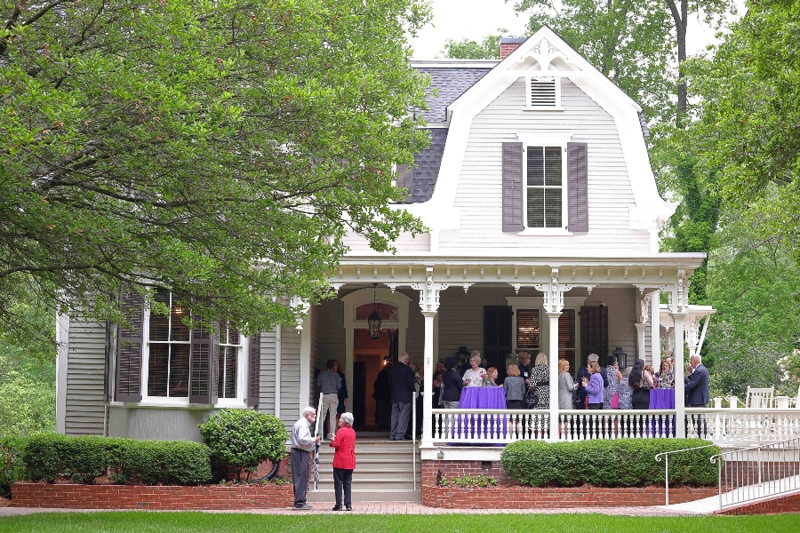 A photo of the Scott Sams House, home of the president of Agnes Scott College. 